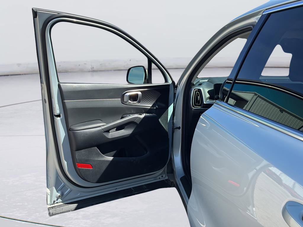 Certified 2026 Kia Sorento LX FWD image 12