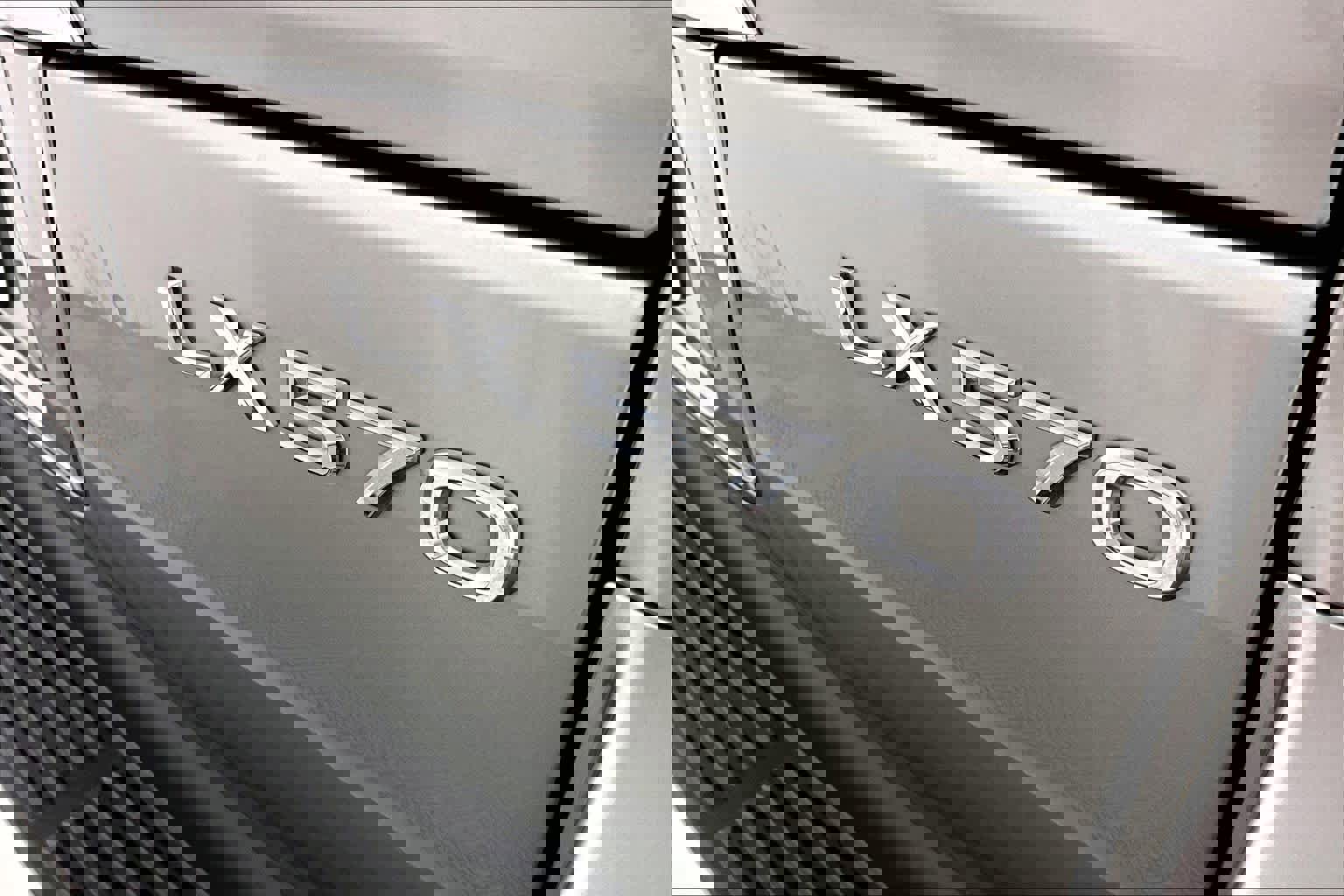 Used 2021 Lexus LX 570 4WD w/ 3rd Row & Luxury Pkg image 9