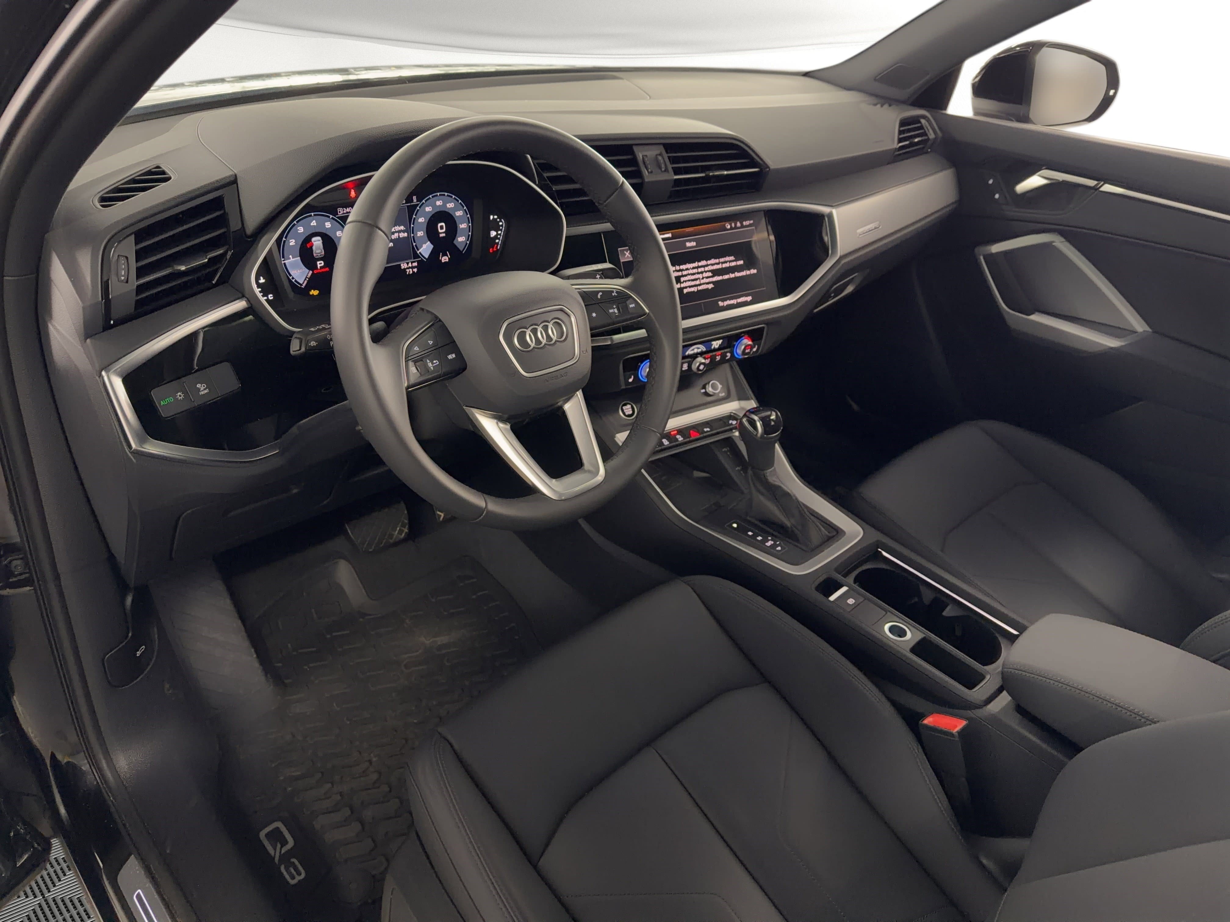 Certified 2025 Audi Q3 2.0T Premium w/ Convenience Package image 4