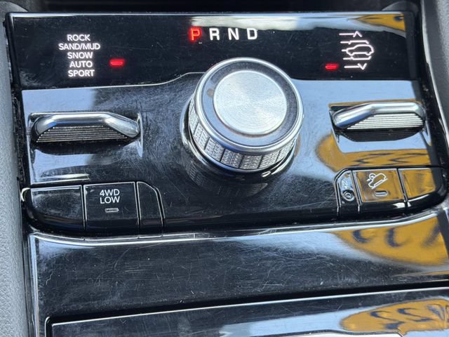 Used 2022 Jeep Grand Cherokee Overland AWD/4WD image 30