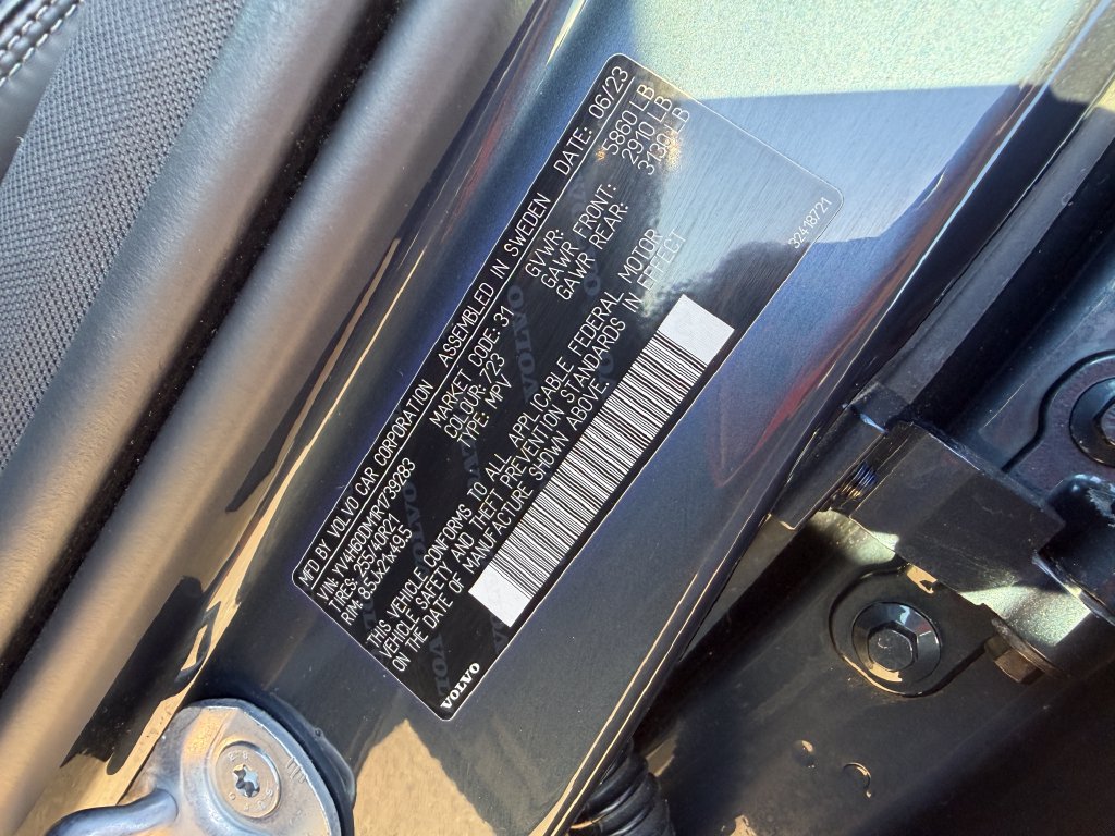 Certified 2024 Volvo XC60 T8 Ultimate w/ Protection Package Premier AWD/4WD image 34