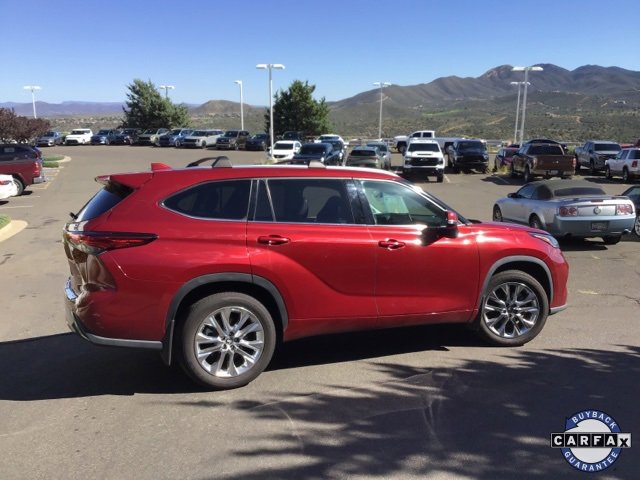 Used 2023 Toyota Highlander Limited image 8