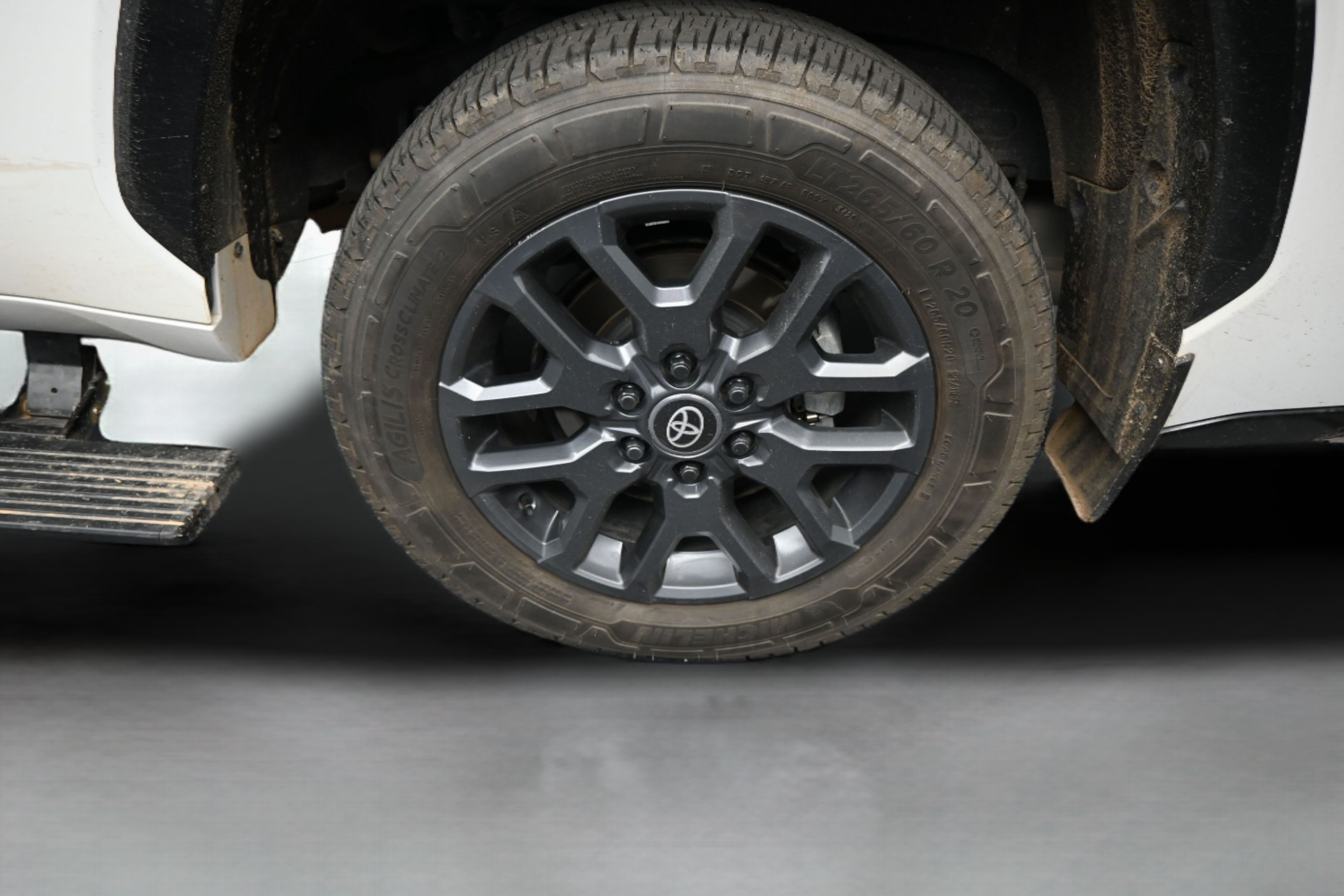 Certified 2025 Toyota Sequoia Platinum AWD/4WD image 38