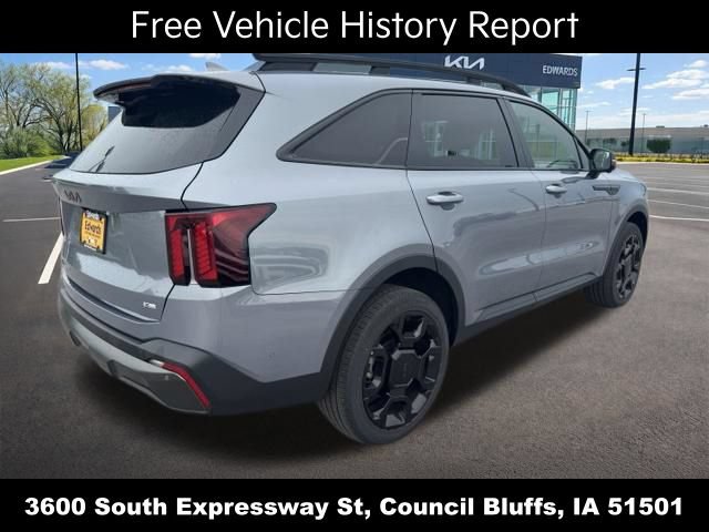 Used 2025 Kia Sorento SX AWD/4WD image 3