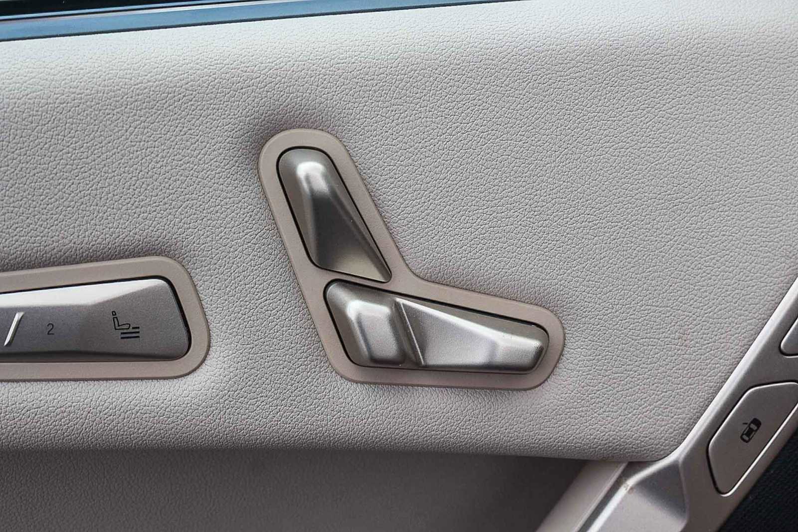 Certified 2023 BMW iX xDrive50 w/ Sport Package image 33