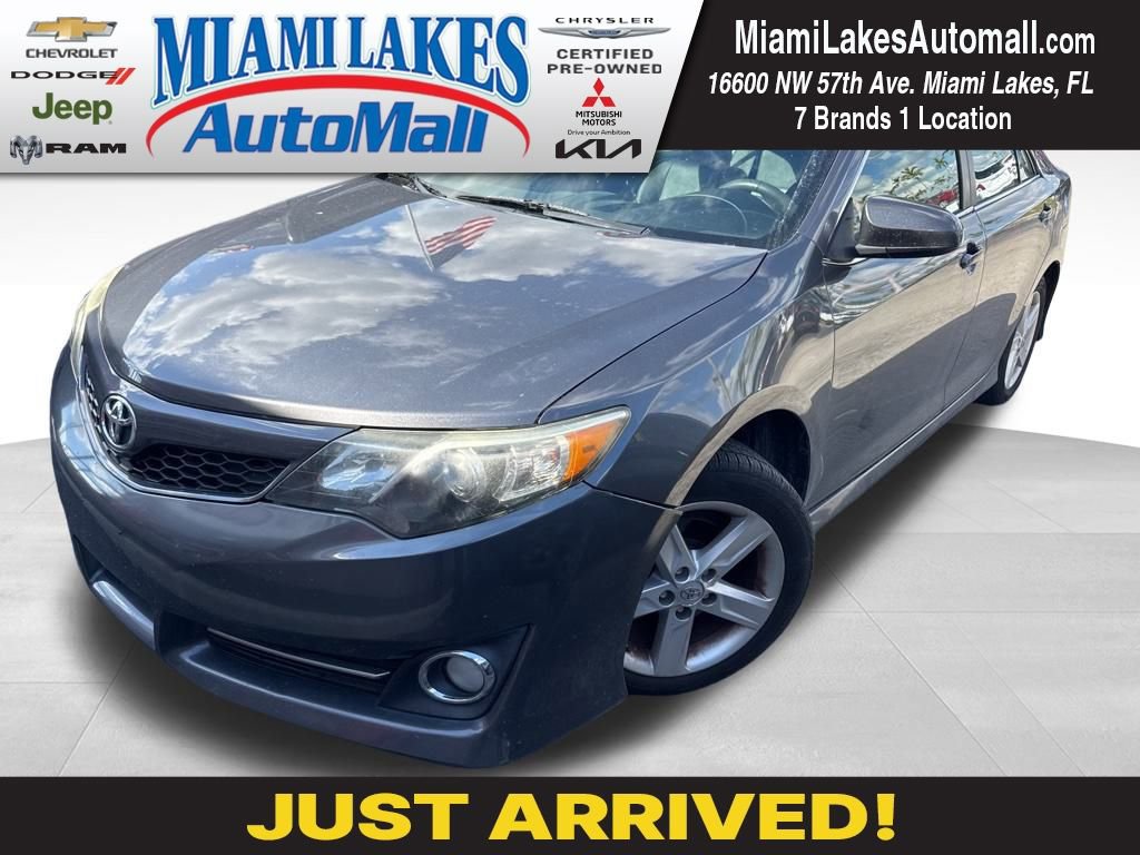 Used 2014 Toyota Camry SE video 1