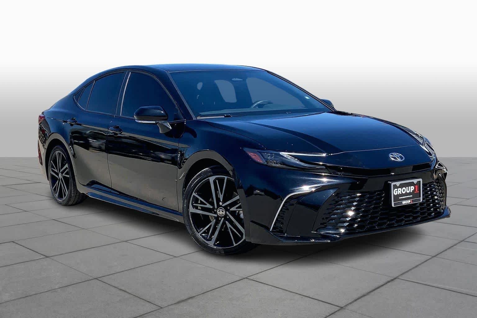 Used 2025 Toyota Camry XSE image 3