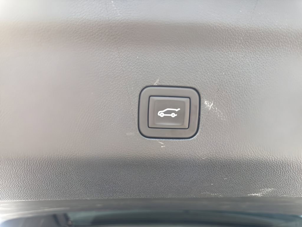 Used 2025 GMC Yukon Denali image 31