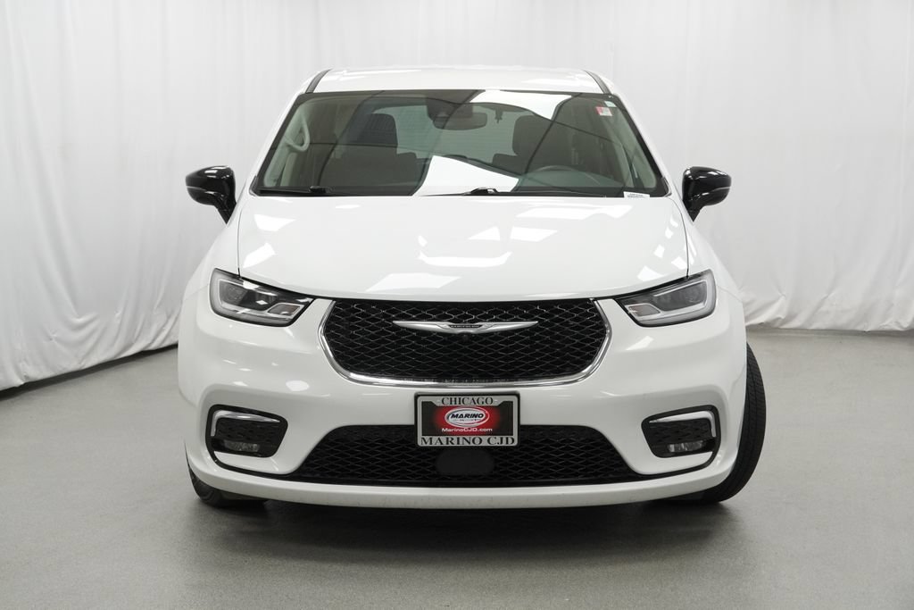 Used 2024 Chrysler Pacifica Limited FWD image 7
