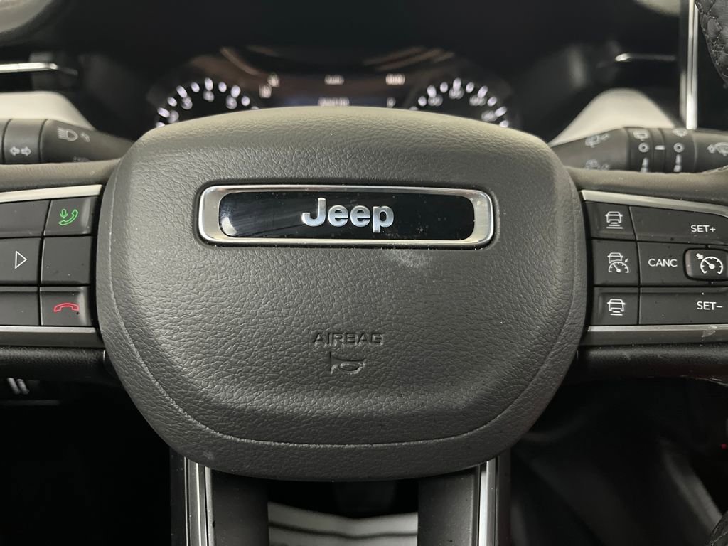 Used 2025 Jeep Compass Limited image 63