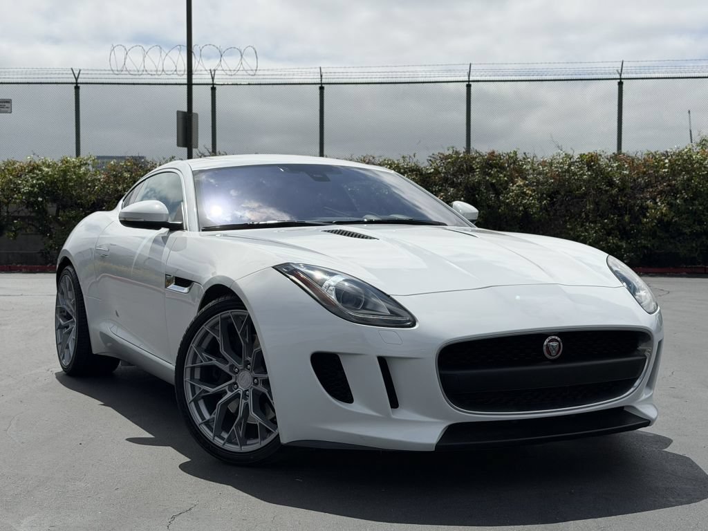 Used 2017 Jaguar F-TYPE Coupe RWD image 11