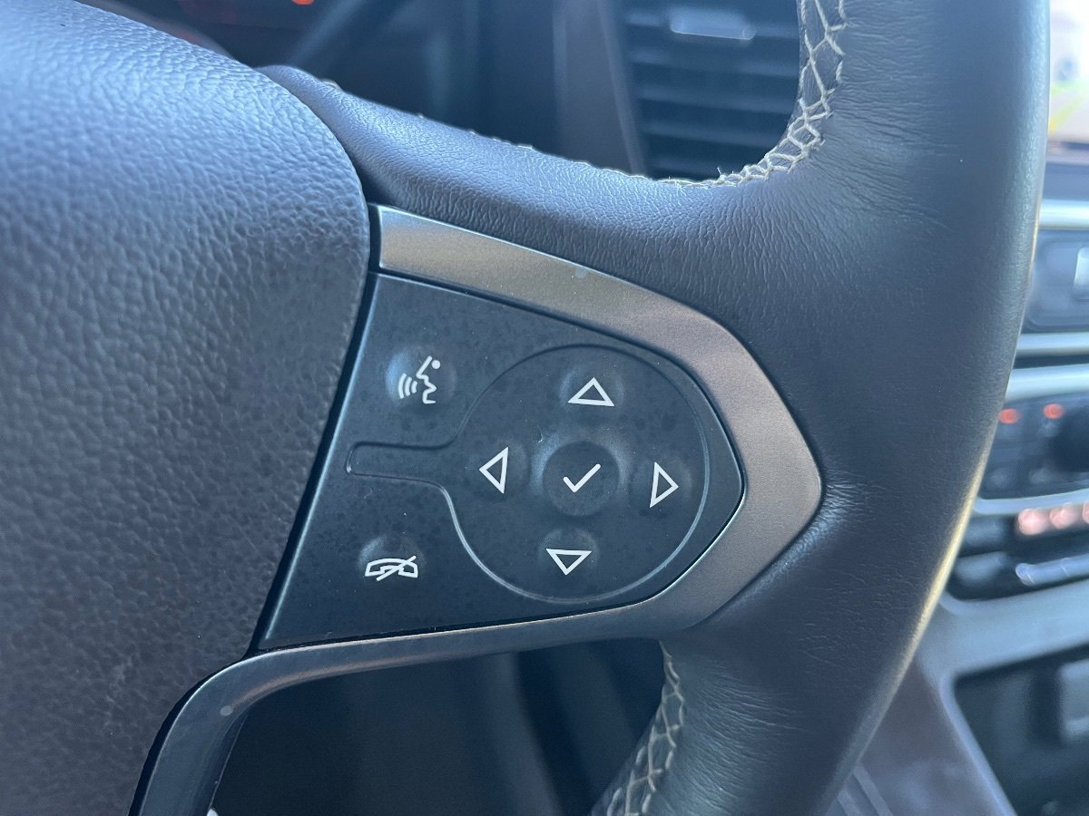 Used 2019 Chevrolet Suburban LT RWD image 19