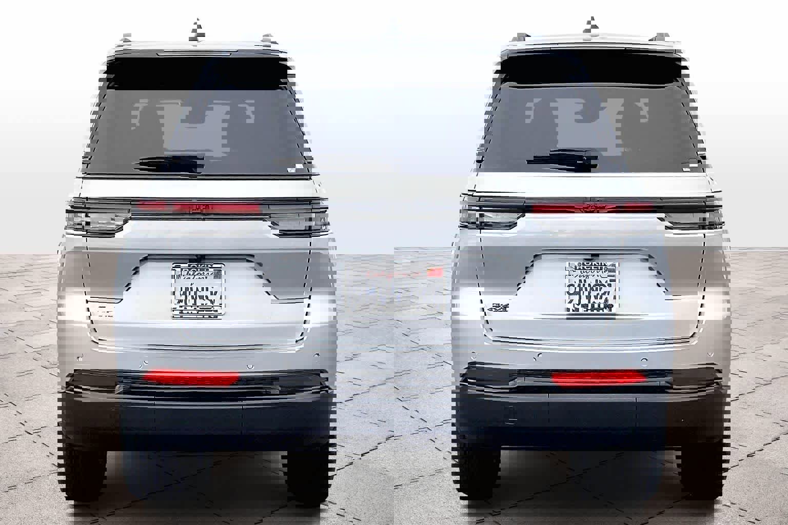 Used 2024 Jeep Grand Cherokee Altitude image 7