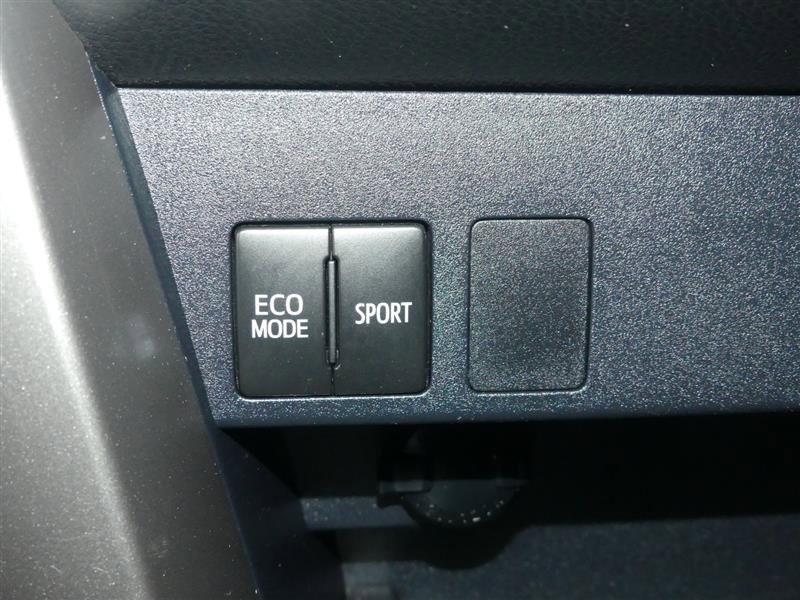 Used 2018 Toyota RAV4 LE w/ All Weather Liner Package image 37