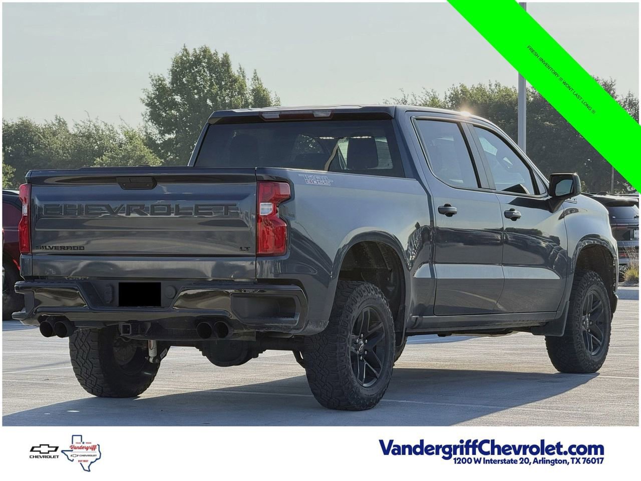 Used 2022 Chevrolet Silverado 1500 LT Trail Boss w/ LPO, Dark Essentials Package AWD/4WD image 4
