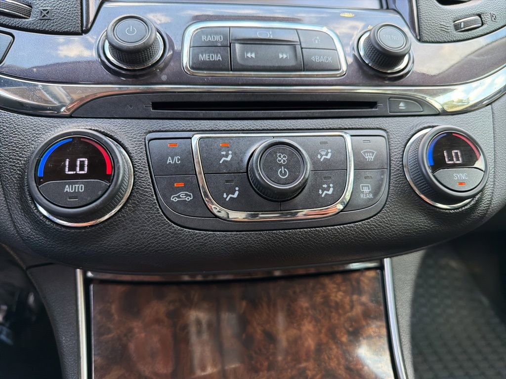 Used 2015 Chevrolet Impala LTZ FWD image 13