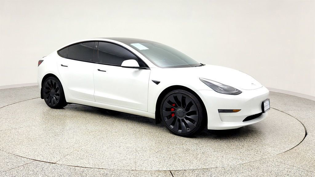 Used 2023 Tesla Model 3 Performance image 3