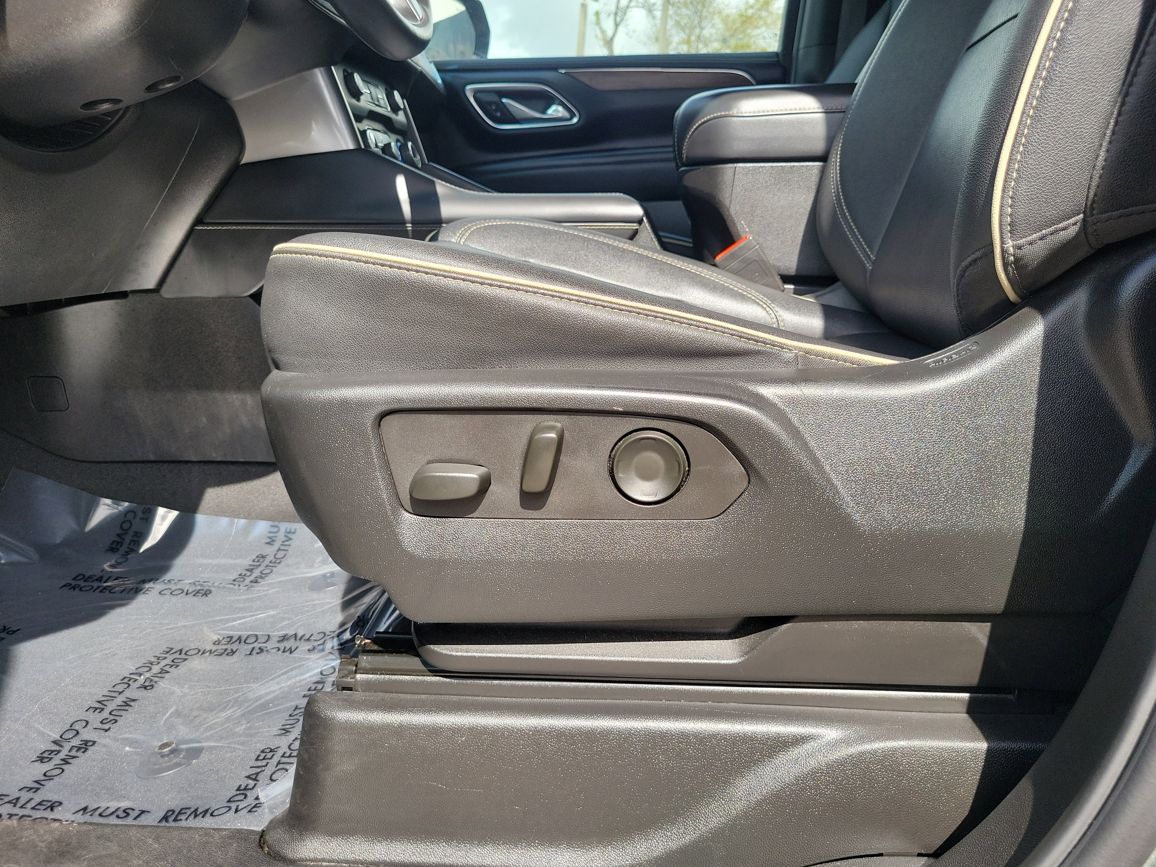 Used 2023 Chevrolet Suburban Premier image 13