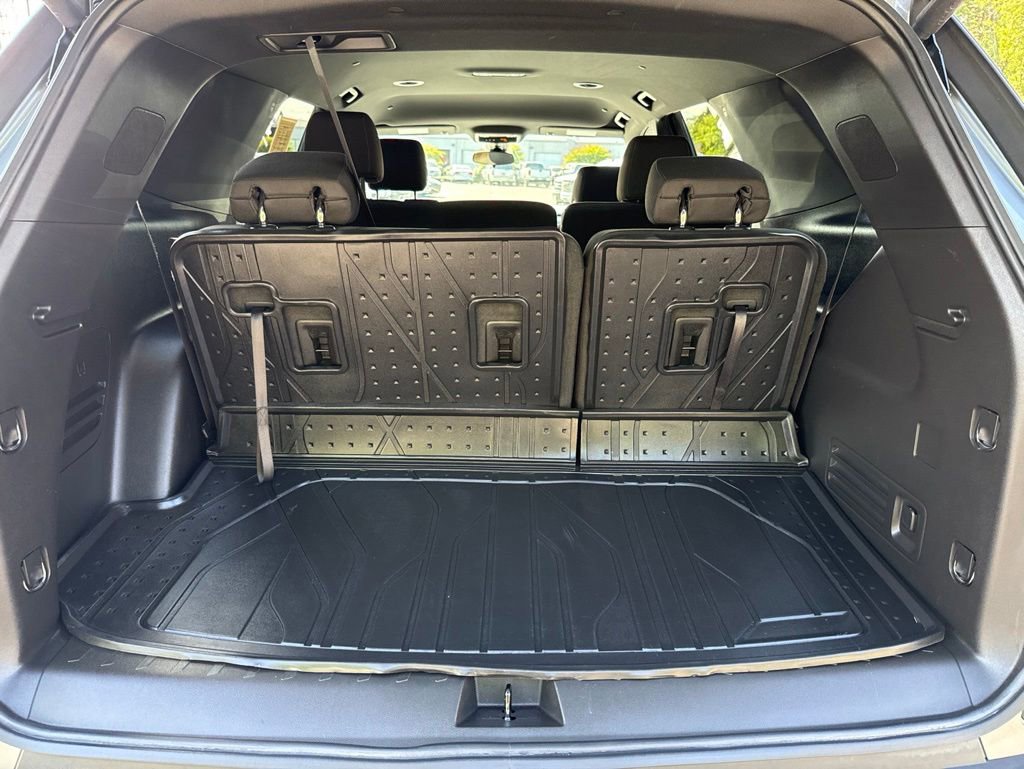 Used 2023 Chevrolet Traverse LT w/ LPO, Floor Liner Package AWD/4WD image 41