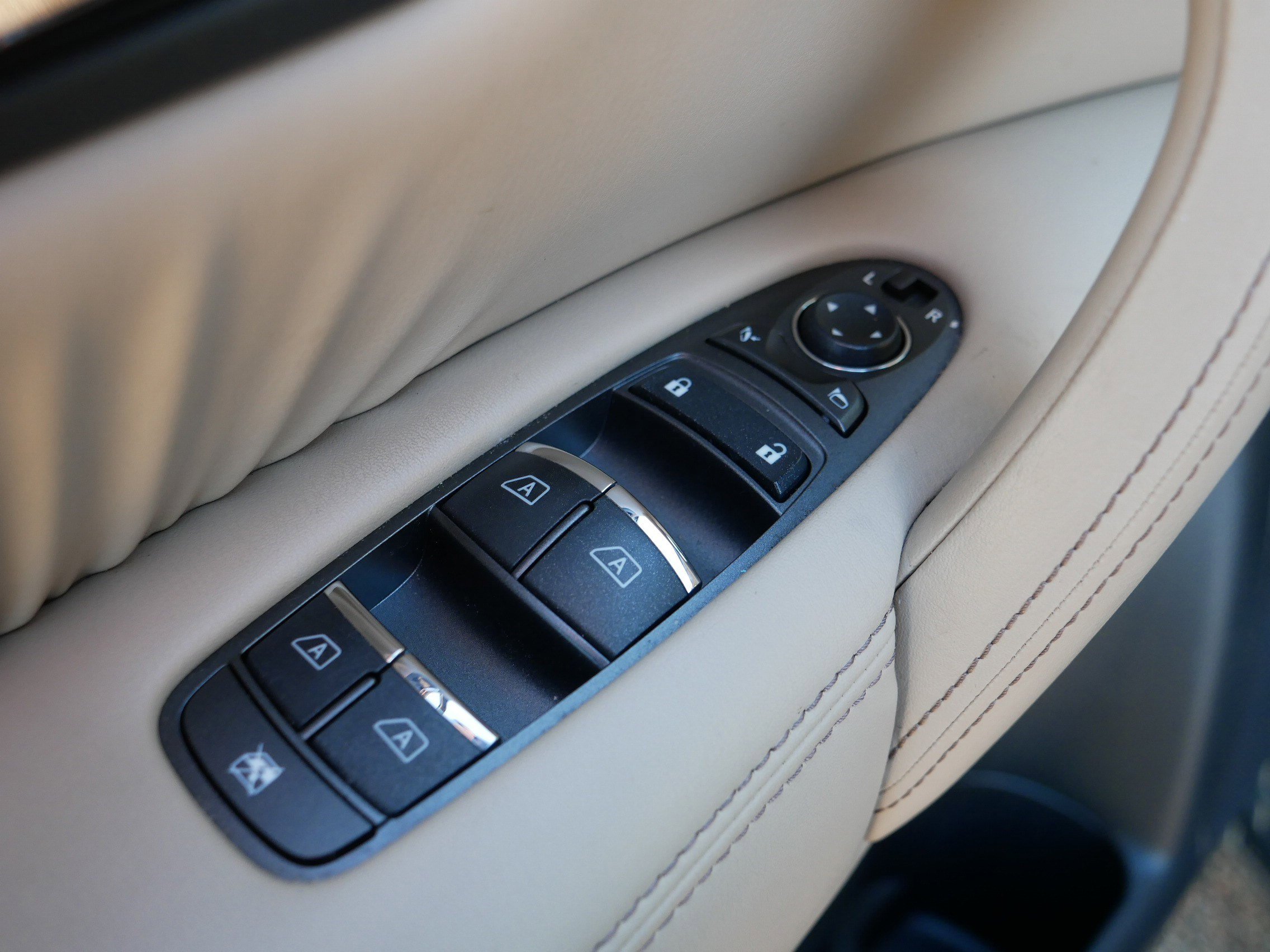 Certified 2023 Nissan Armada SL w/ Captain's Chairs Package image 19