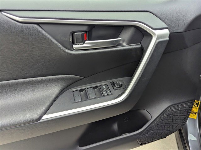 Used 2019 Toyota RAV4 XLE image 14