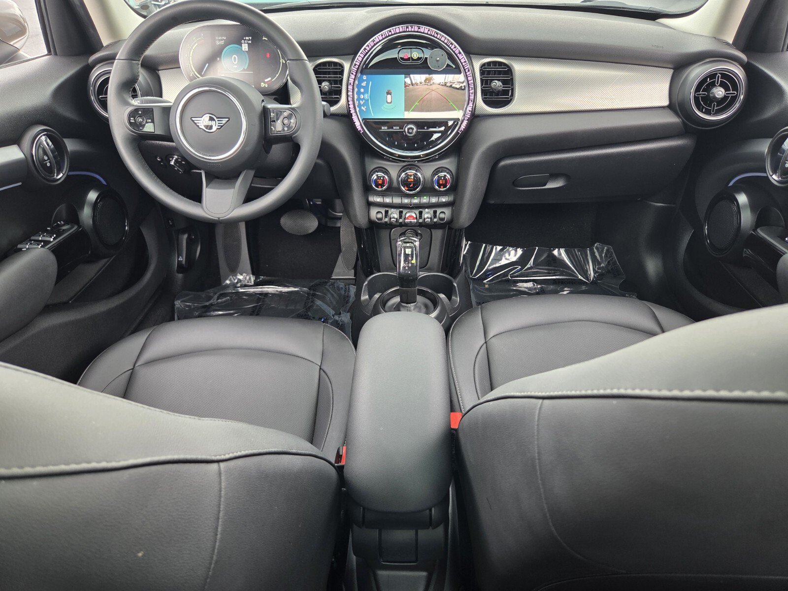 Used 2024 MINI Cooper 4-Door Hardtop FWD image 13