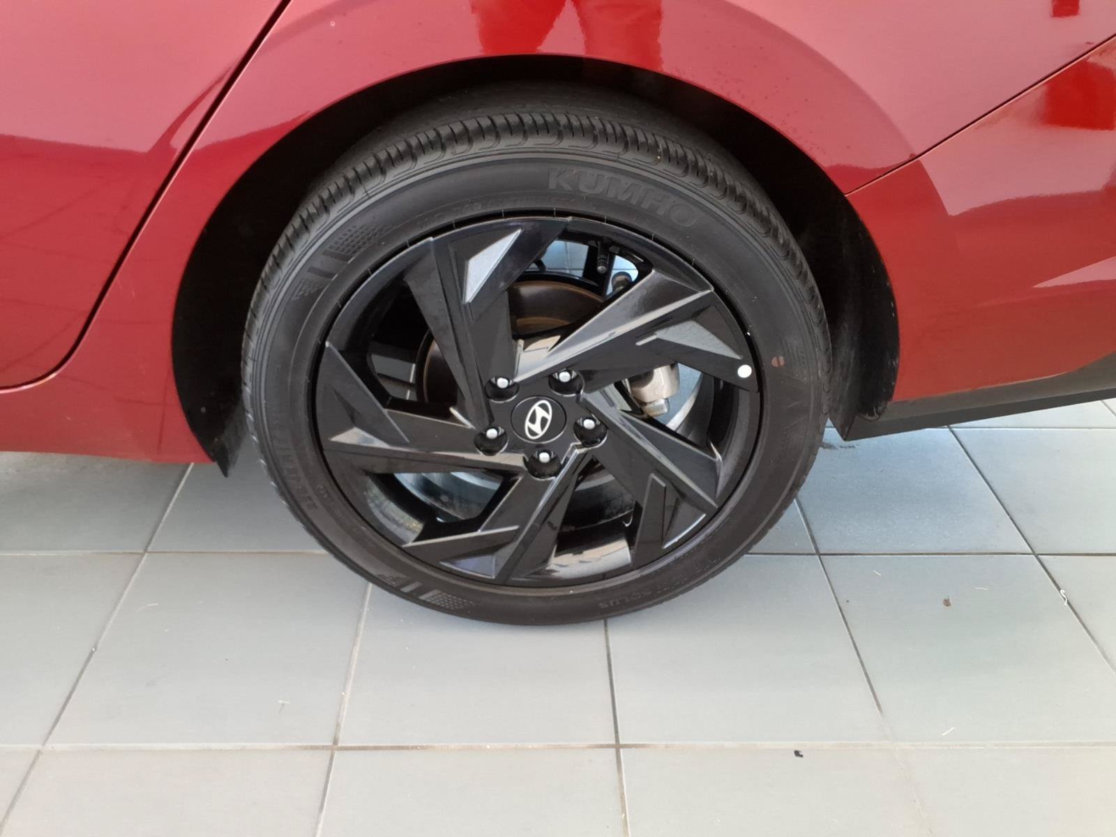 Certified 2026 Hyundai Elantra Sport w/ Cargo Package FWD image 17