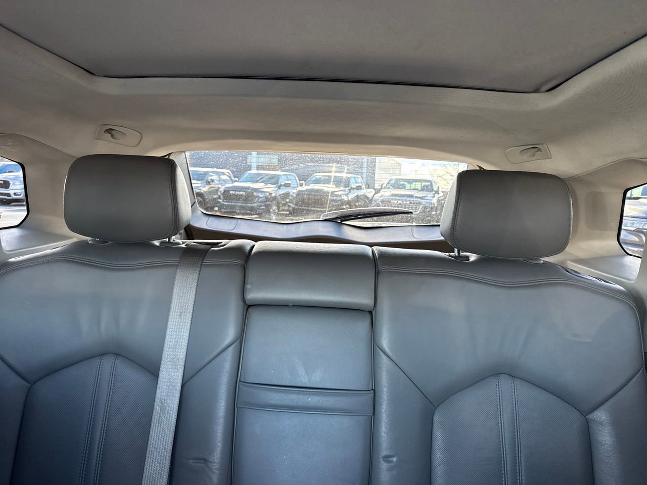 Used 2010 Cadillac SRX Luxury image 25