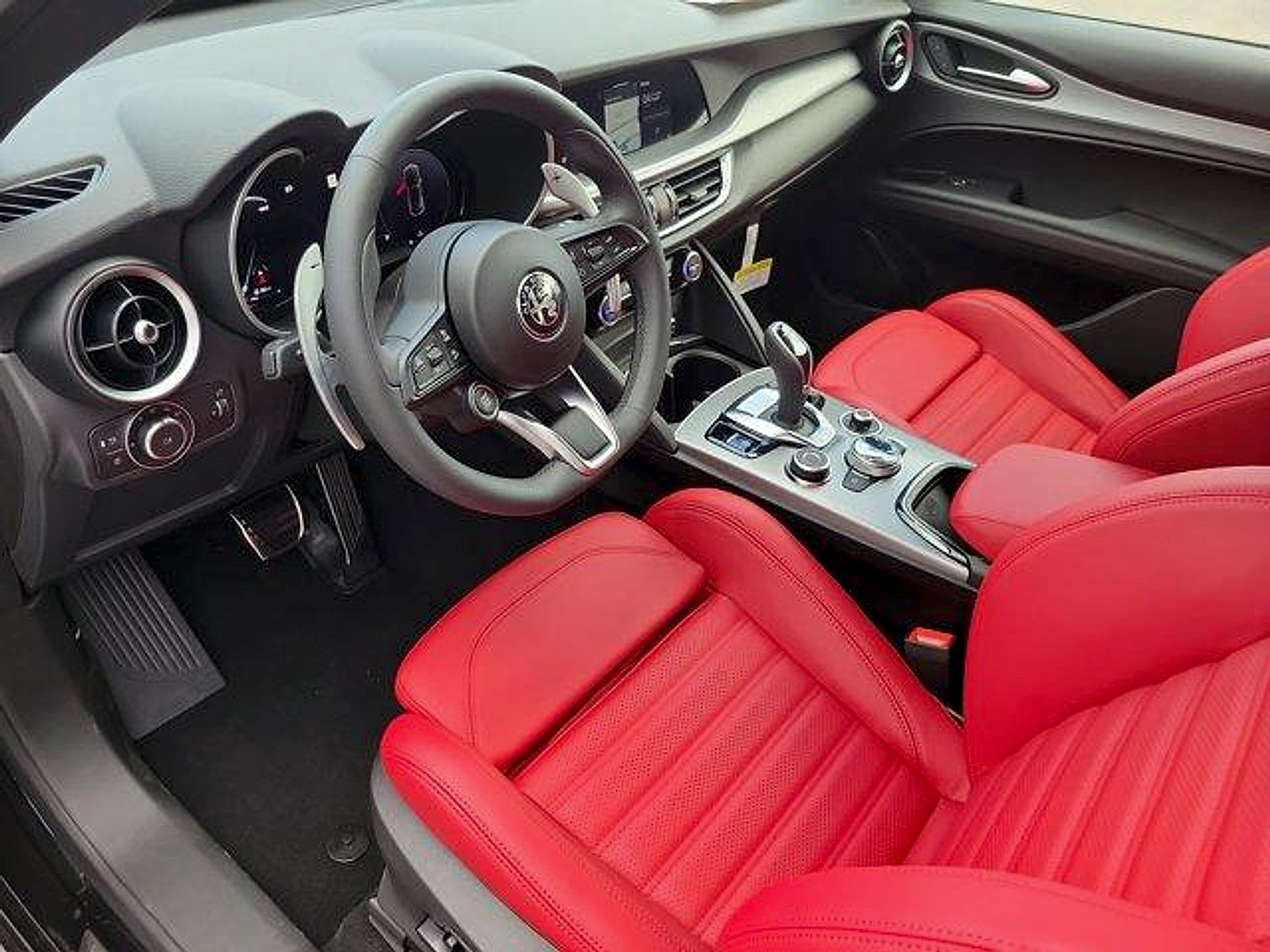 New 2026 Alfa Romeo Stelvio Sprint AWD/4WD image 18