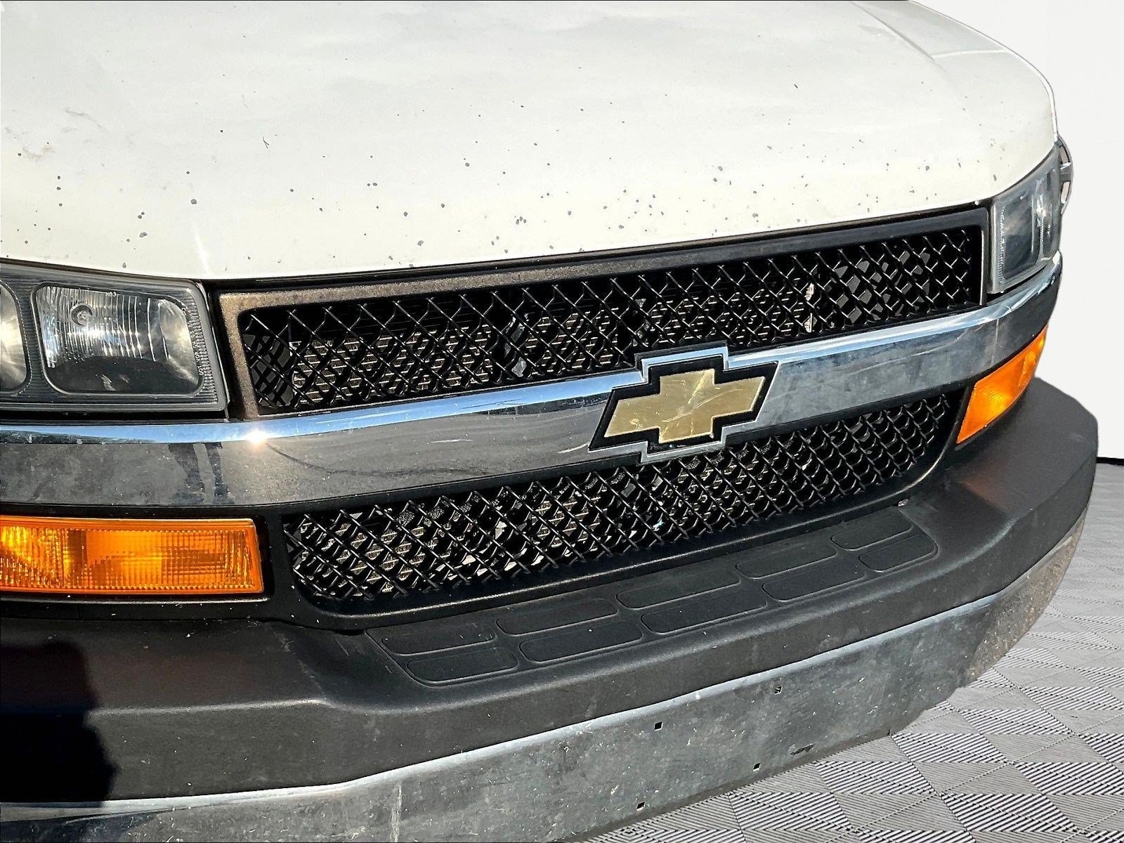 Used 2020 Chevrolet Express 3500 w/ Power Convenience Package RWD image 30