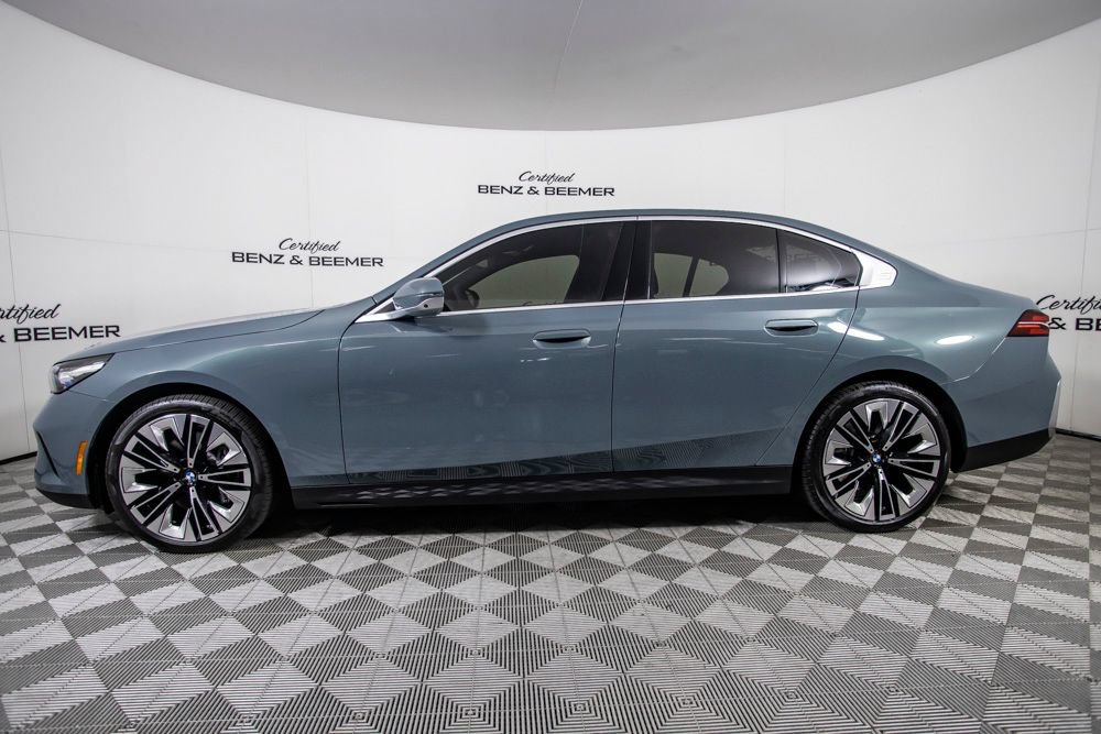 Used 2026 BMW 540i xDrive AWD/4WD image 10