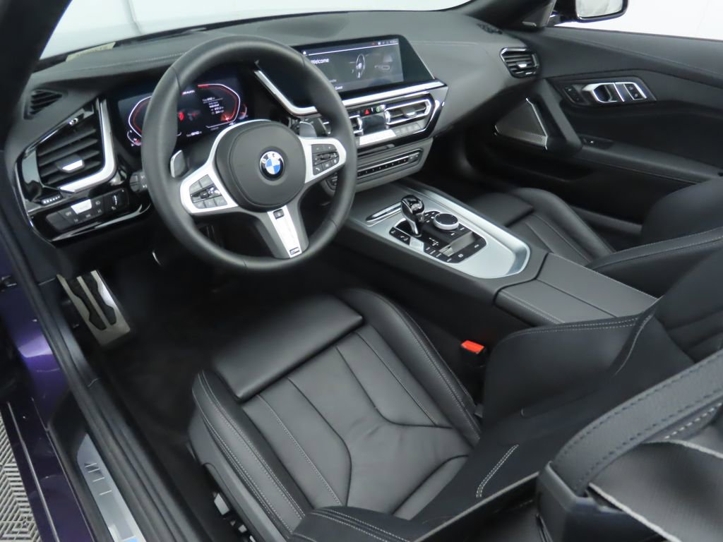 Used 2025 BMW Z4 M40i w/ Premium Package image 17
