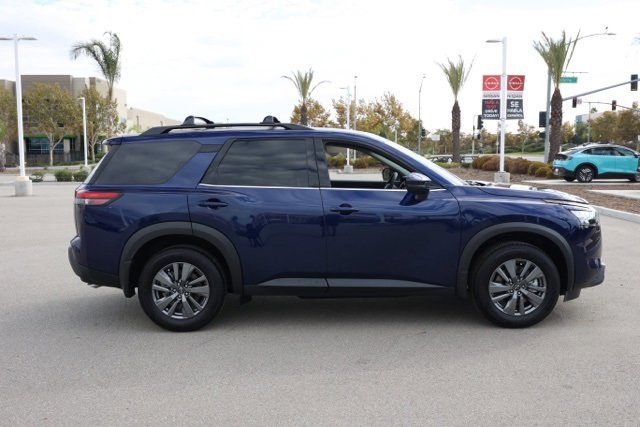 New 2025 Nissan Pathfinder SV image 3