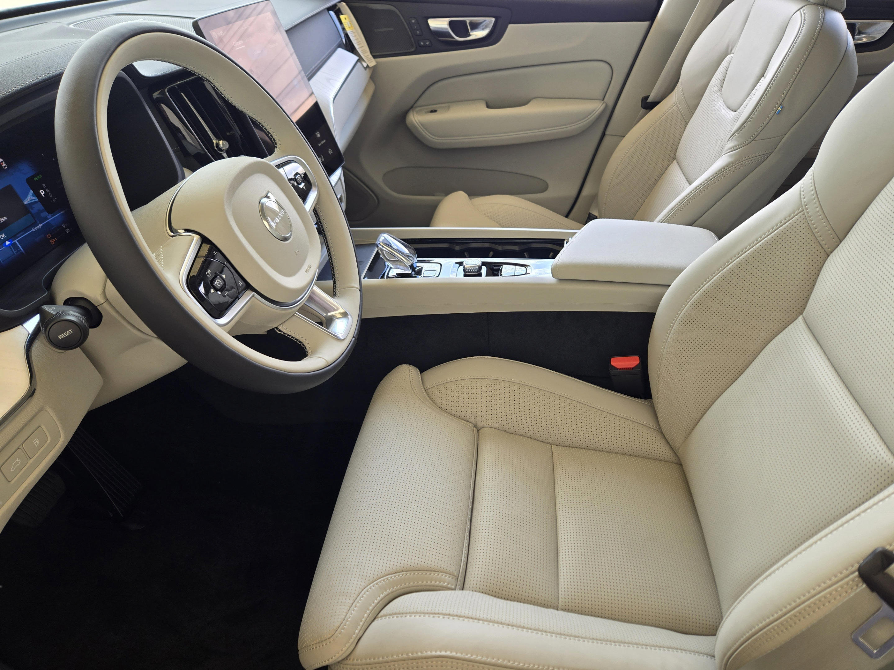 New 2026 Volvo XC60 T8 Ultra w/ Protection Package Premier AWD/4WD image 10