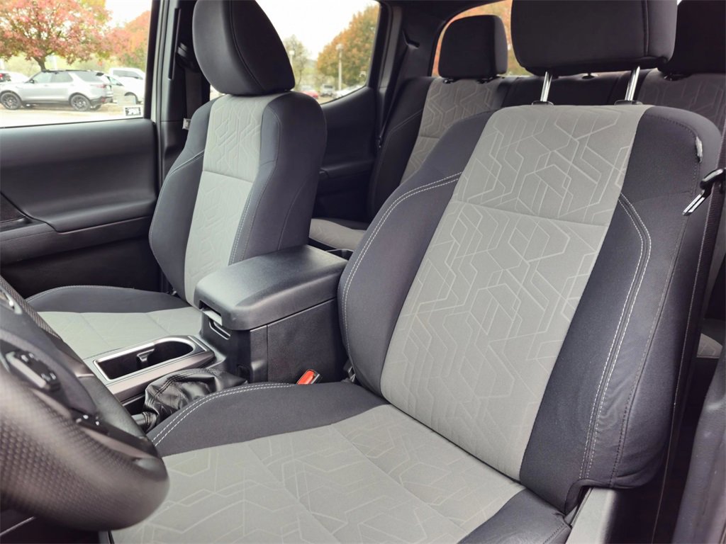 Used 2020 Toyota Tacoma TRD Off-Road image 19