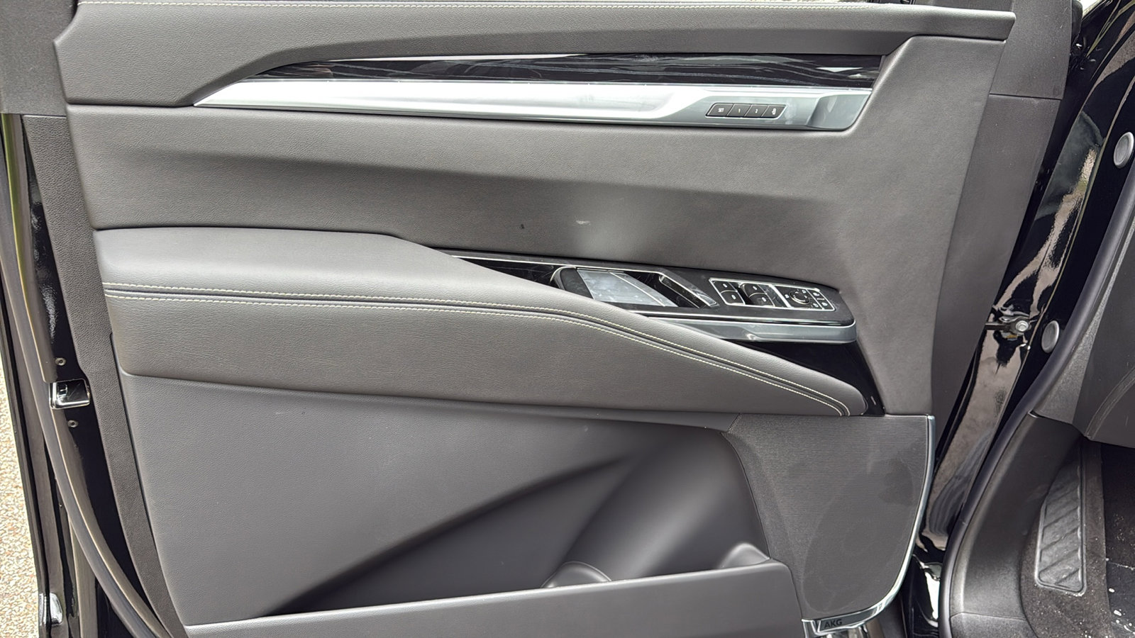 New 2026 Cadillac Escalade ESV Sport w/ Touring Package image 10