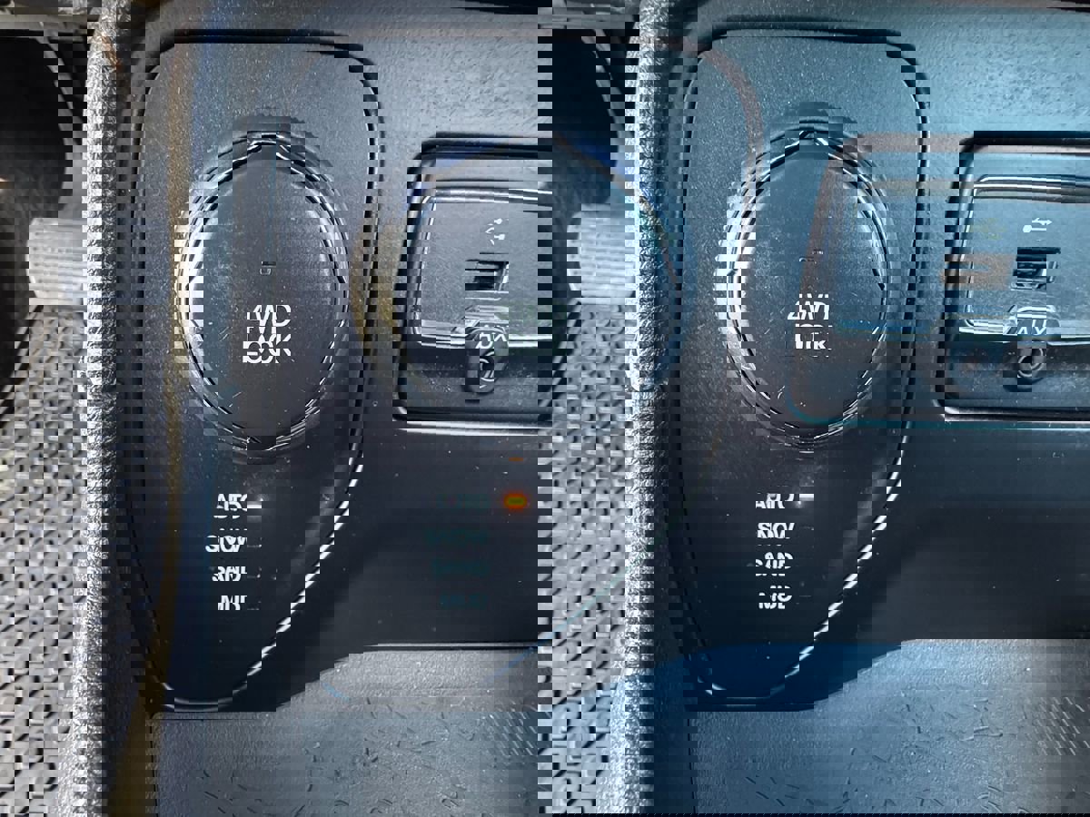 Used 2016 Jeep Renegade 75th Anniversary AWD/4WD image 19