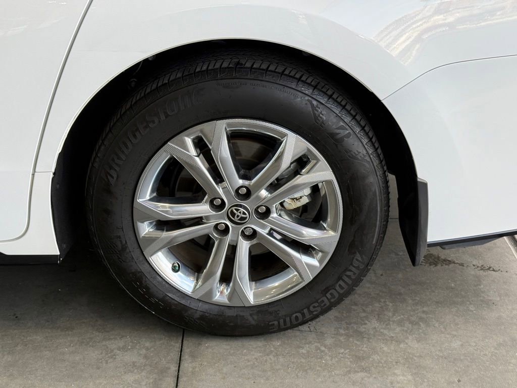 Certified 2021 Toyota Sienna XSE image 18