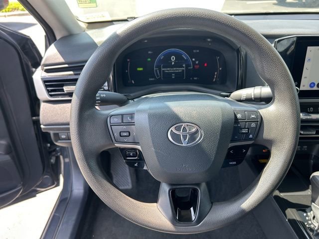 Used 2025 Toyota Camry LE image 19