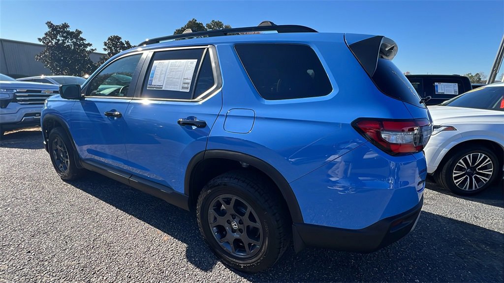 Used 2025 Honda Pilot TrailSport image 7
