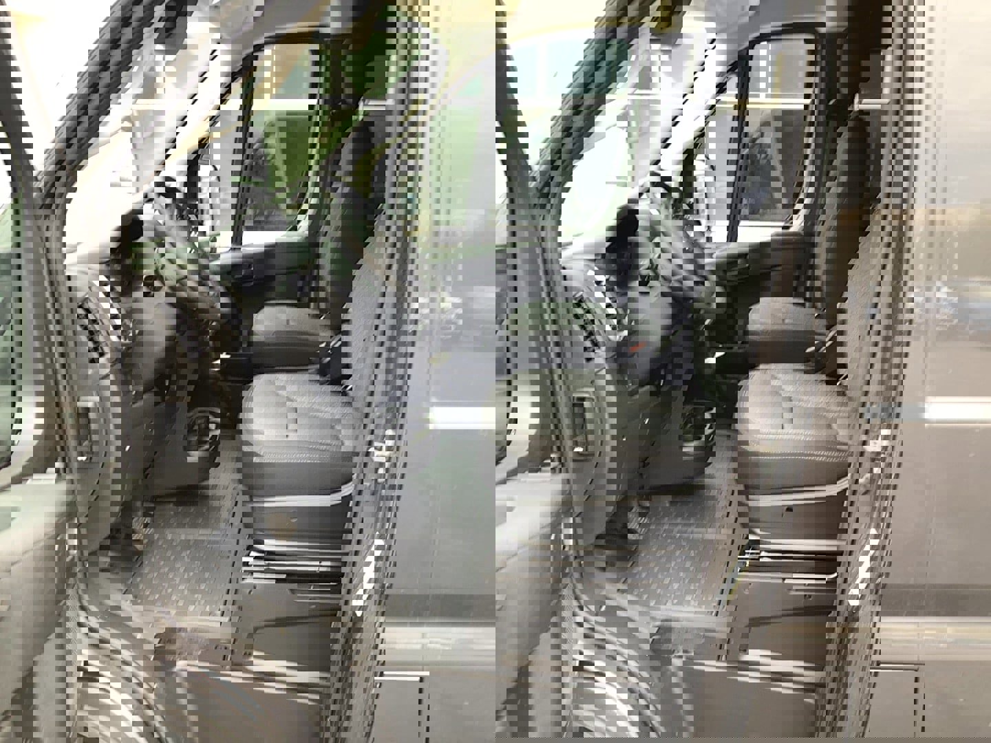 New 2025 RAM ProMaster 1500 w/ Quick Order Package 22G SLT image 10