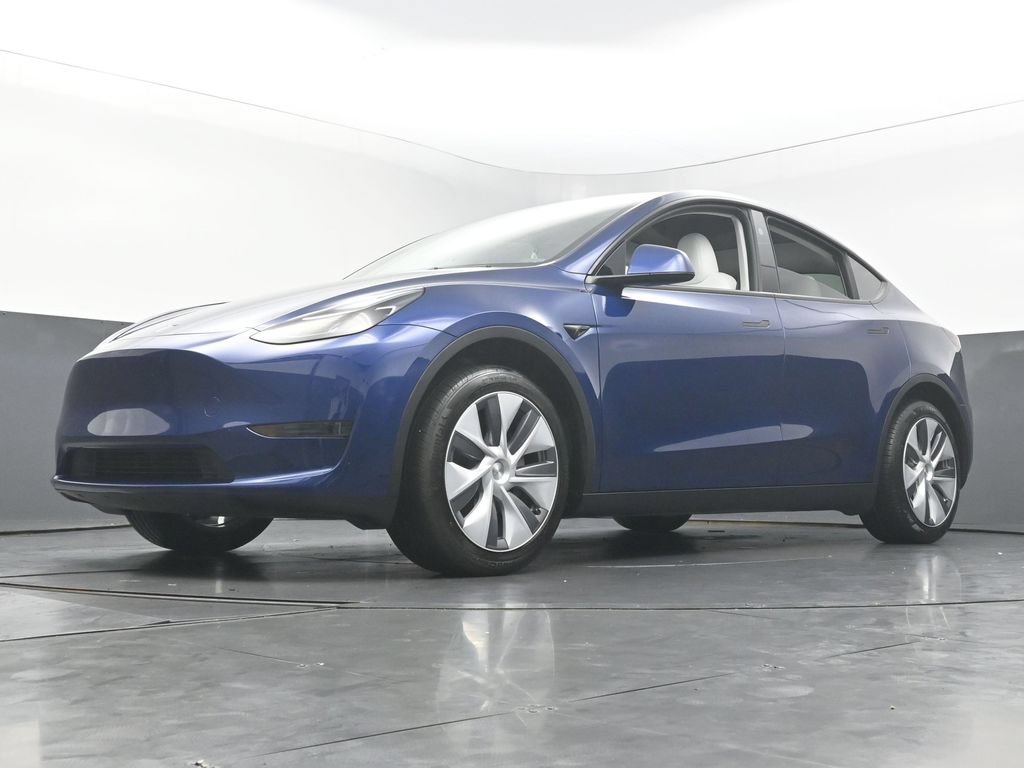 Used 2024 Tesla Model Y 2WD image 49