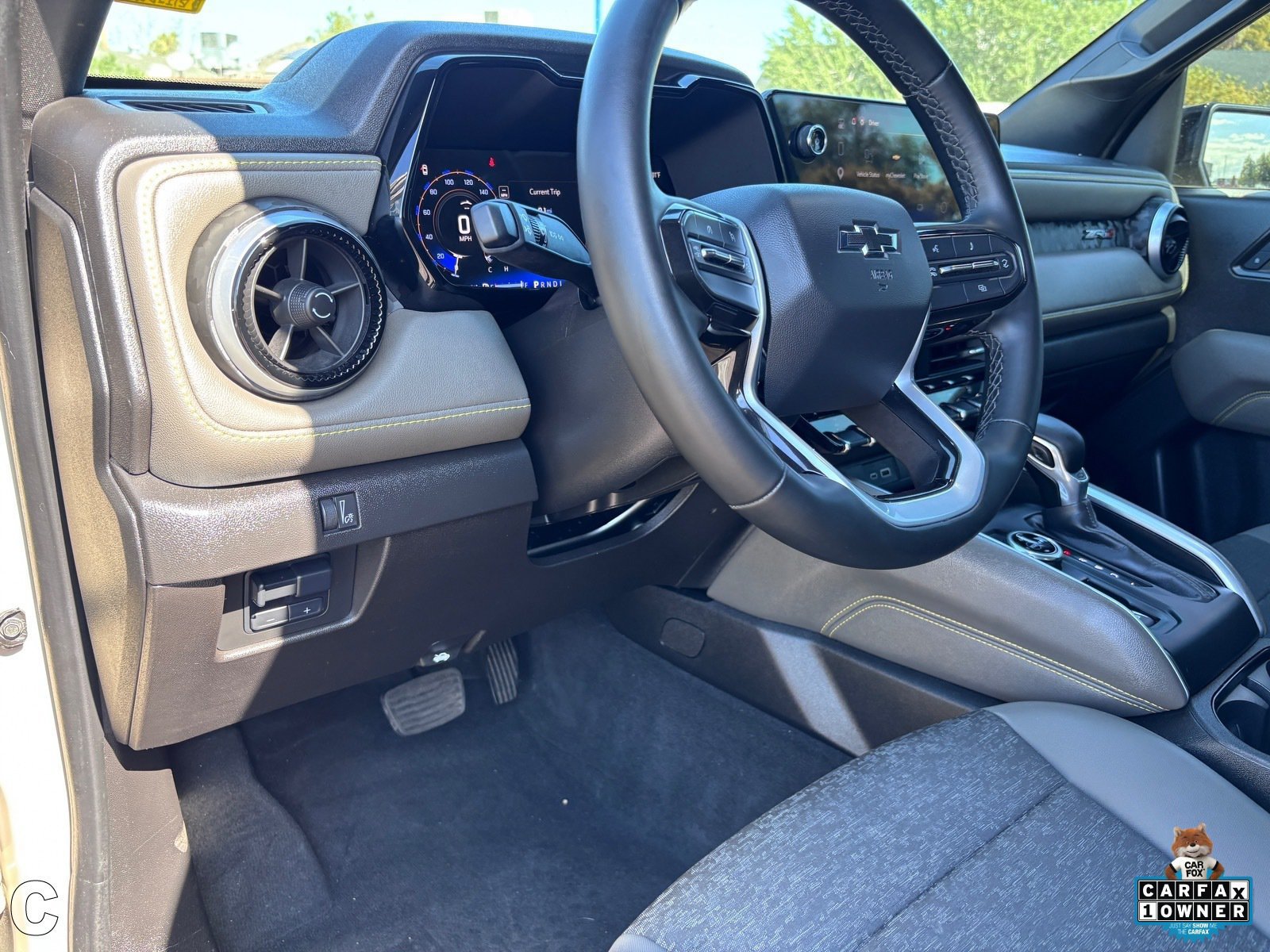 Used 2024 Chevrolet Colorado ZR2 w/ Technology Package AWD/4WD image 15