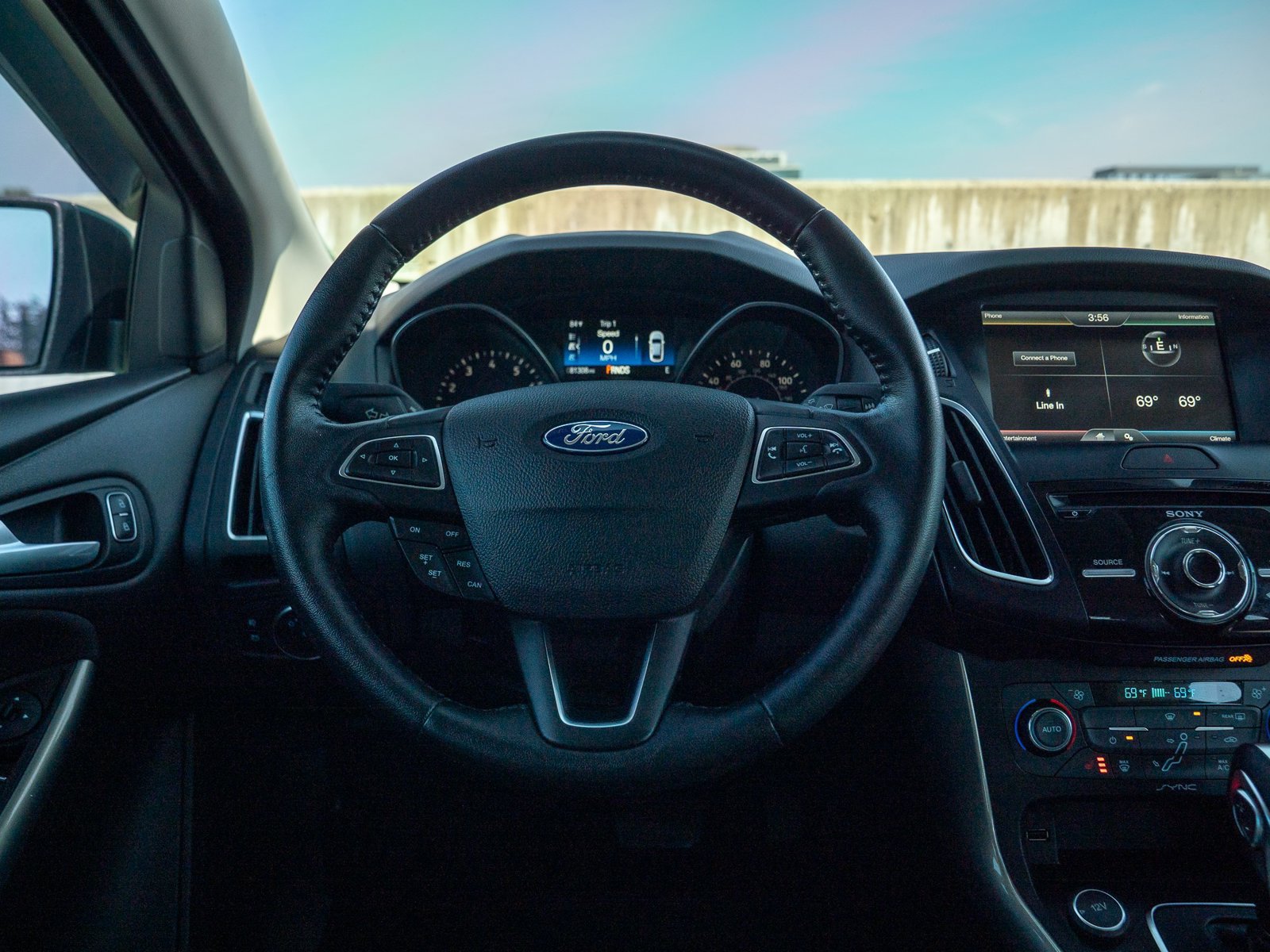 Used 2015 Ford Focus Titanium FWD image 23