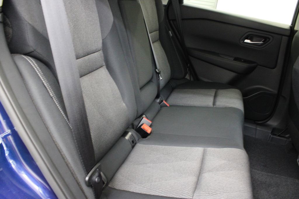 Used 2026 Nissan Rogue SV FWD image 19