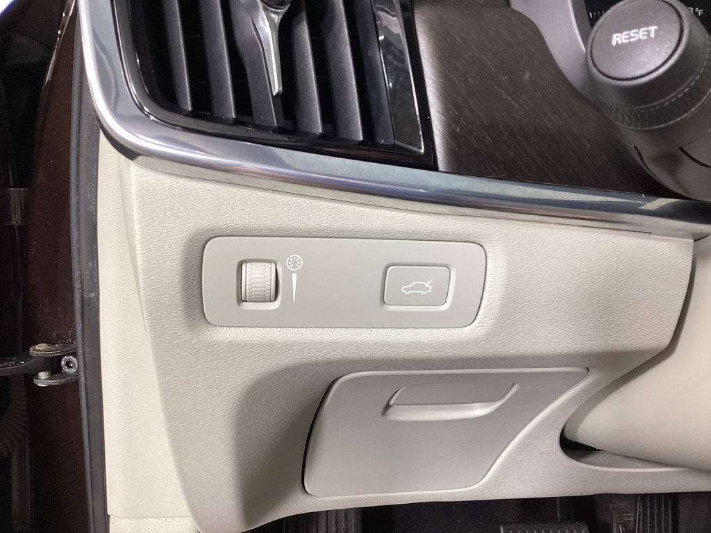 Used 2017 Volvo V90 T6 Cross Country AWD/4WD image 22