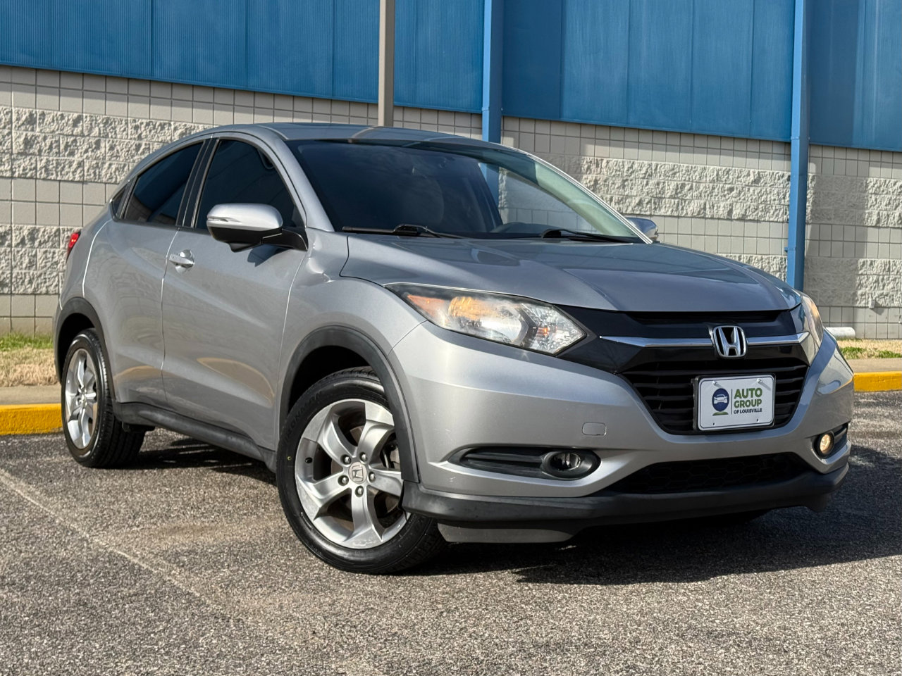 Used 2017 Honda HR-V EX image 3