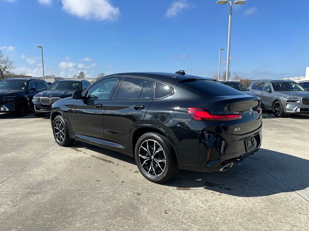 Certified 2025 BMW X4 xDrive30i image 7