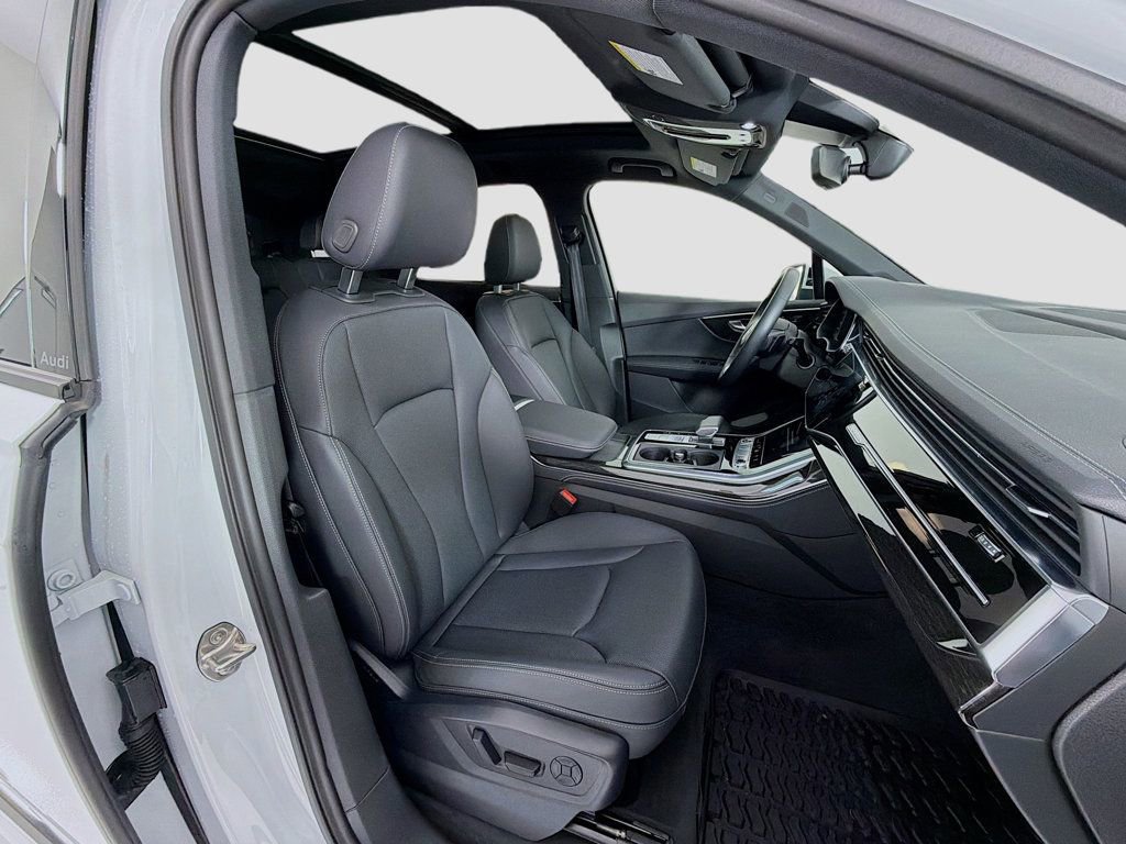 Used 2025 Audi Q7 3.0T Premium Plus w/ Premium Plus Package image 31