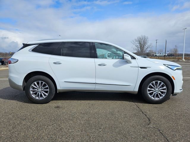 Used 2023 Buick Enclave Essence image 8